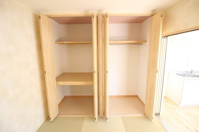 【収納】 | エフアール西田辺 | 便利な和室の押入れです。