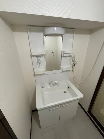 仲介手数料0円！！赤城パークマンションの洗面所