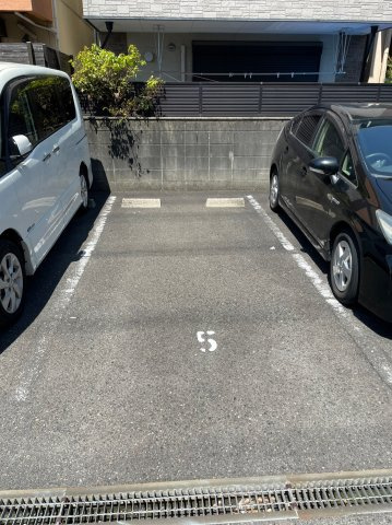 仲介手数料0円！！赤城パークマンションの駐車場