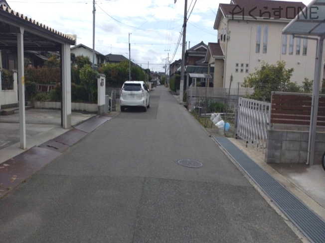 【前面道路含む現地写真】 | 姫路市広畑区小松町1丁目／中古戸建（オーナーチェンジ）