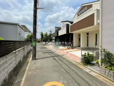 【前面道路含む現地写真】 | 葛飾区東水元5丁目　新築分譲住宅　全３棟