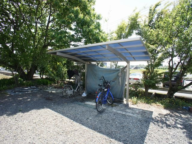 【その他共用部分】 | ハイツ花梨 | 駐輪場があります。