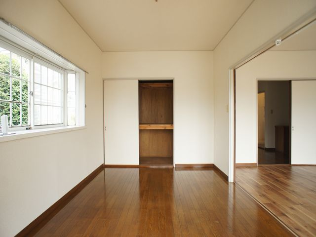【収納】 | ハイツ花梨 | 充実収納付きの洋間です♪