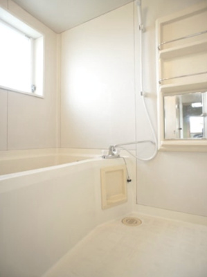 【浴室】 | ハイツ花梨 | のんびりできます。