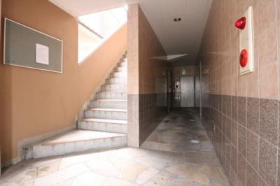 【エントランス】 | ブルーラグーン