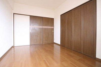 【洋室】 | ブルーラグーン