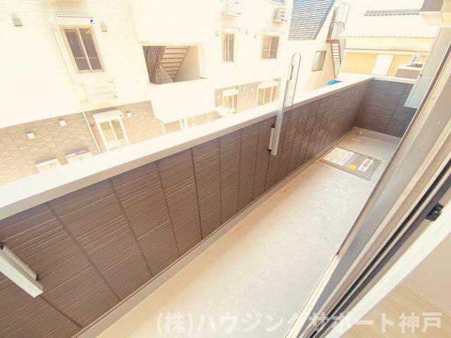明石市大久保町大窪のアパートのバルコニー