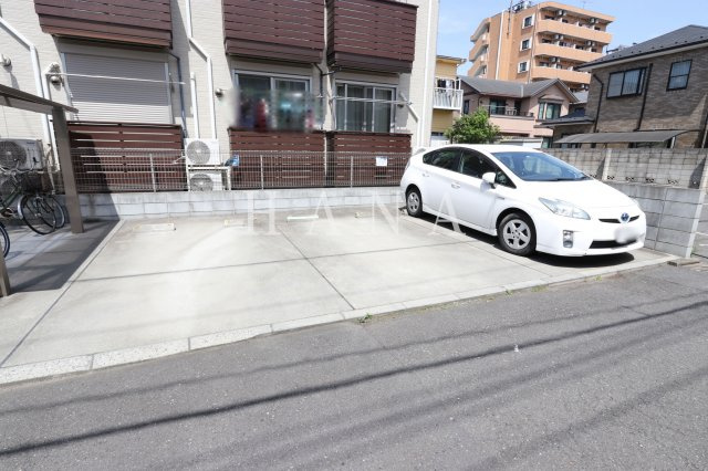 ＴＯＫＹＯ　ＷＯＯＤ　香風の駐車場