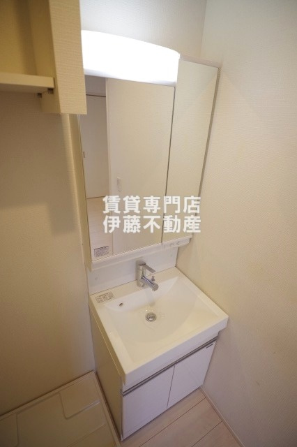 GRANDTIC平安通の独立洗面台