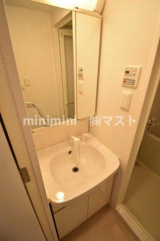 ロイヤルレジデンス梅田FRONTの洗面所