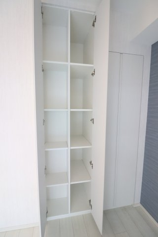 ラティエラ武蔵小杉の収納|別部屋の参考写真です。