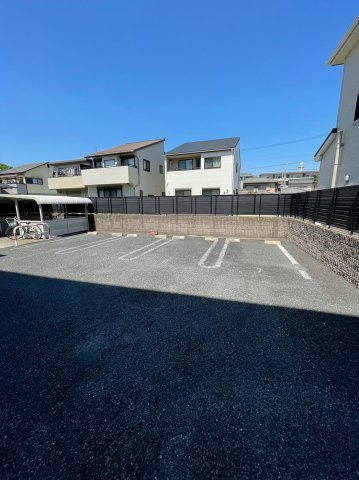 仲介手数料0円！！アネックス冨士の駐車場