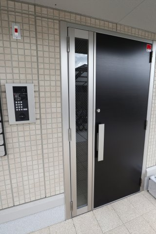 ジュアン寺家のエントランス