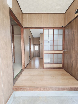 【玄関】 | 朝日東津田町貸家