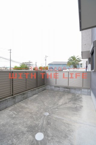 エルグランドパティオ壱番館【10,000円キャッシュバック対象物件】のバルコニー|お洗濯にも便利なバルコニー付き