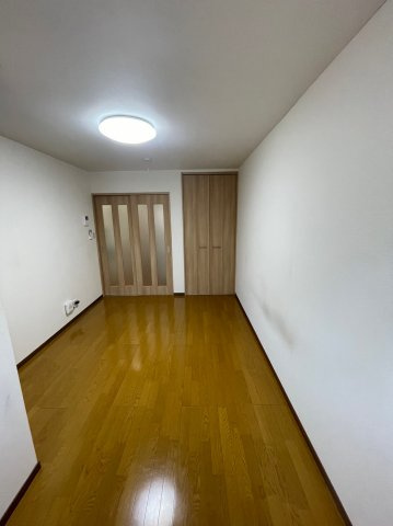 仲介手数料0円！！ションテ・ファオン・エスパスの居間・リビング