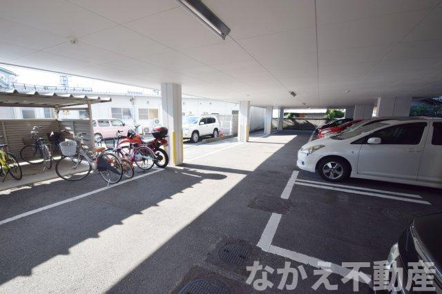 【駐車場】
