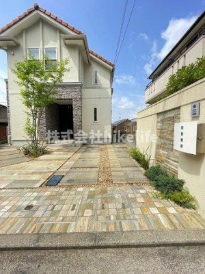 【駐車場】 | 大場町戸建 | 大型サイズもOKですね　現地確認必須です