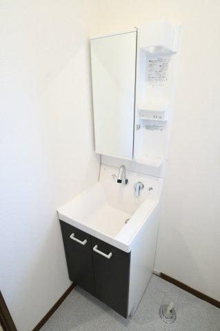 中神貸家の独立洗面台