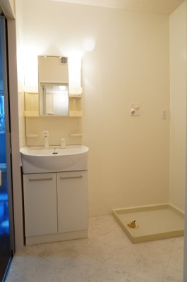 【洗面所】 | メゾンクレール B | 駐輪場