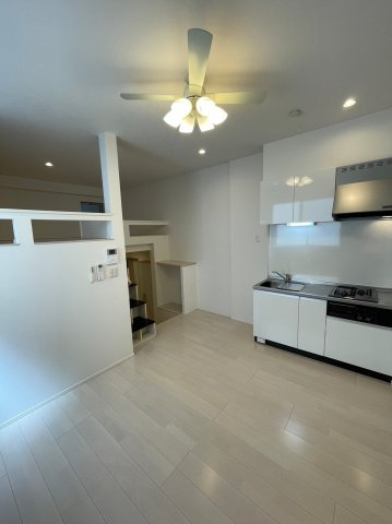 仲介手数料0円！！クリアスの居間・リビング