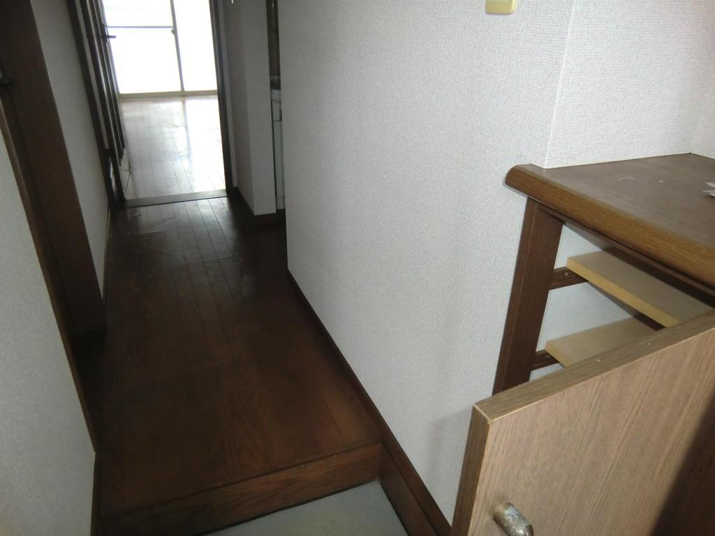 ハイツプレジールの玄関