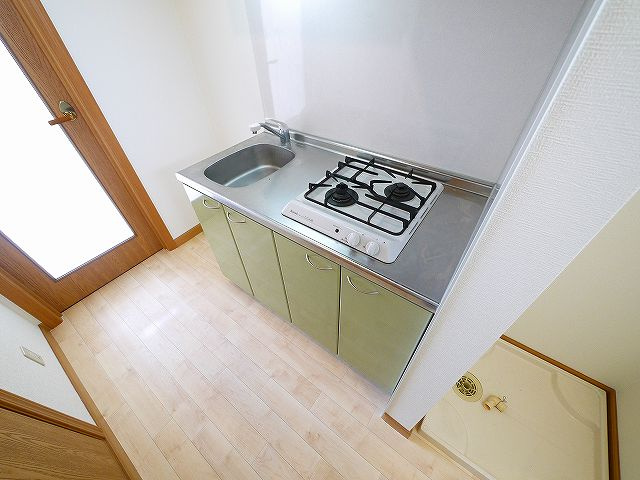 コンフォート三條のキッチン