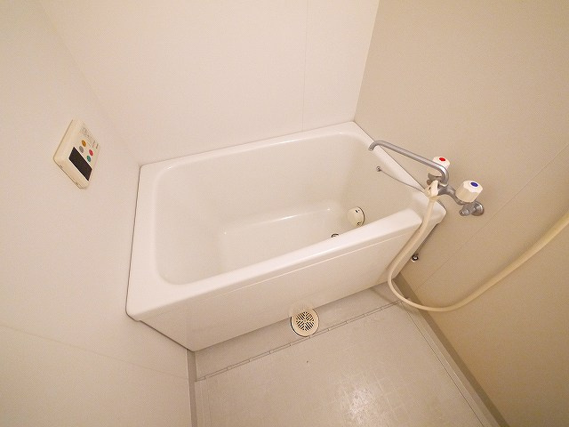 コンフォート三條の浴室