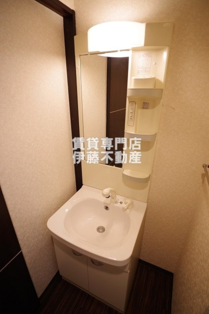 アルバ志賀本通の独立洗面台