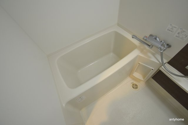 サムティ江坂ジュレーヴ　仲介手数料無料の浴室