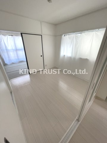 パークサイド本庄の居間・リビング|ゆったりとした居間です