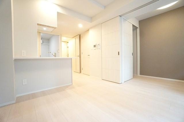 STAGE FIRST浅草橋4の内装|リビングと洋室にエアコンと照明付きです。引越しの費用と作業が大幅に軽減されます