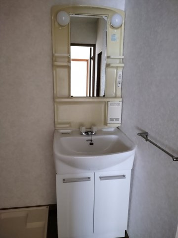 北園マンションの独立洗面台