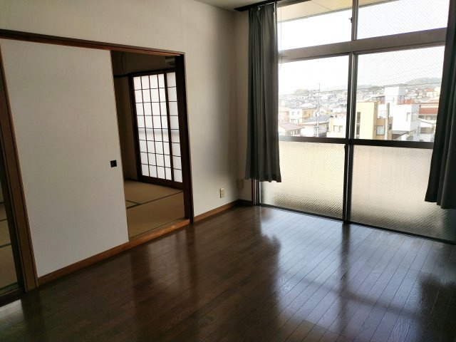 北園マンションの居間・リビング