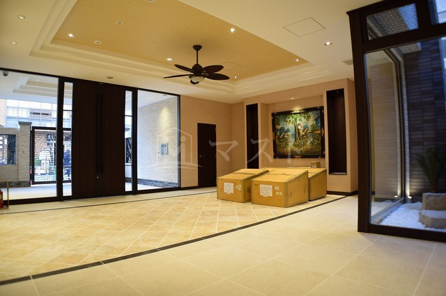 S-RESIDENCE淀屋橋のロビー