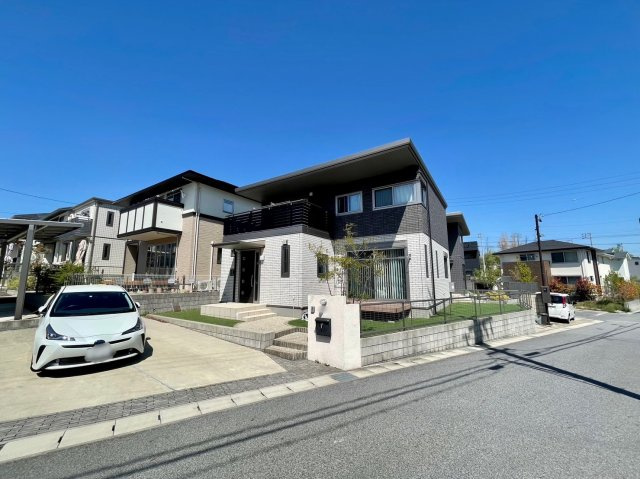 長久手市前熊一ノ井戸建の前面道路含む現地写真|外観3