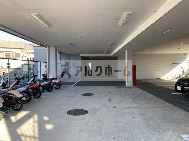 ソフィアコートの駐車場