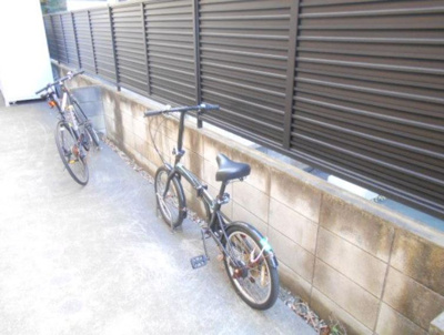 【駐車場】 | ヴィンテージ高松　12495 | 敷地内に自転車置き場があります(^^)/