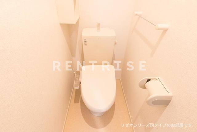 一宮市木曽川町黒田字酉新田西ノ切のアパートのトイレ|トイレ