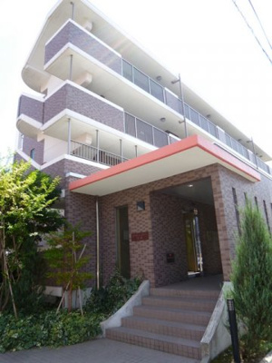 マンション入り口はオートロック付きで安心♪