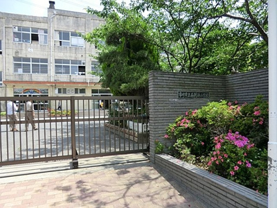 市川市立南新浜小学校まで500m