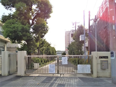 江戸川区立本一色小学校まで70ｍ