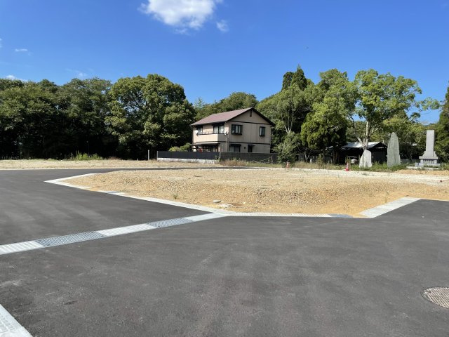 三木市本町2丁目　13区画の外観|①号地：855万円/②号地：887万円/⑤号地：864万円/⑦号地：841万円/⑩号地：190.02㎡・921万円/⑪号地：700万円/⑫号地：773万円/⑬号地：732万円
