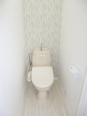 【トイレ】 | サンパレス泉 | 温水暖房便座を採用しています！