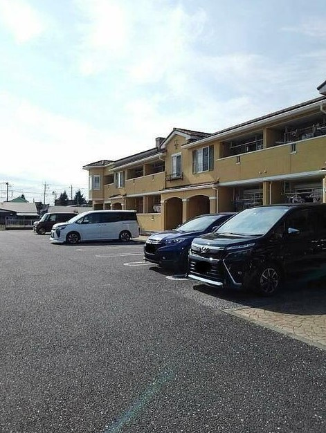 ヴェルデュールの駐車場