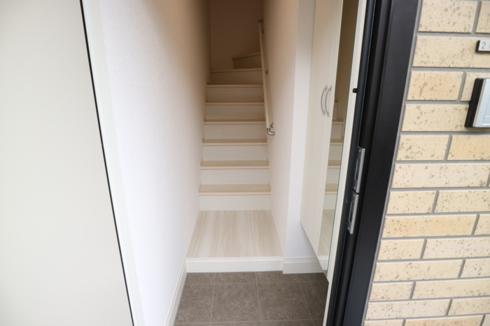 ルートサンヨウの玄関