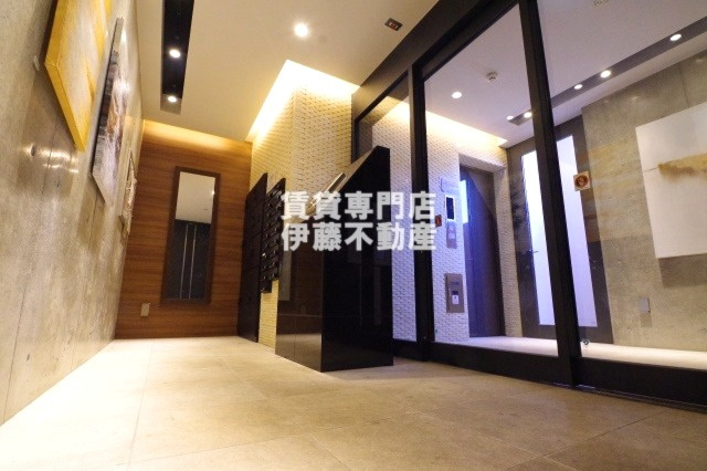 プレイス浅間のエントランス