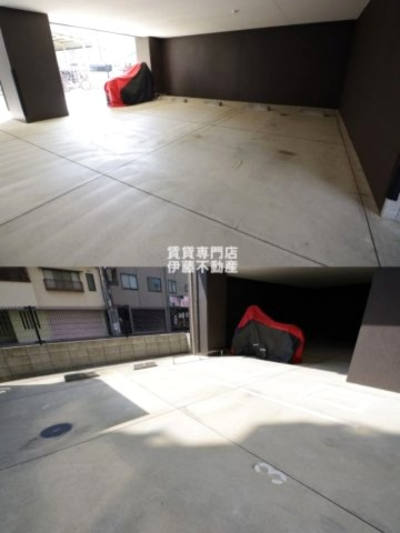 プレイス浅間の駐車場