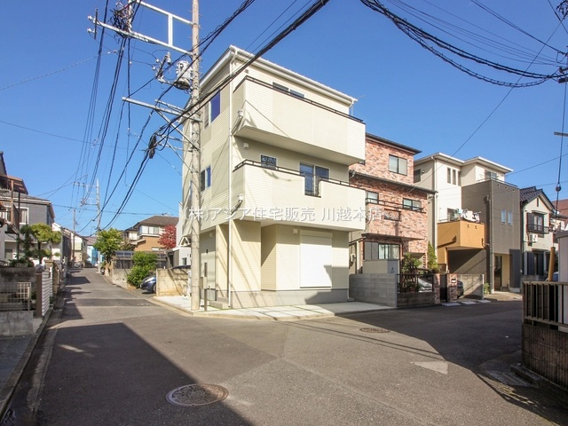 月々６万円台～　新築戸建　川越市むさし野R4-Aの前面道路含む現地写真|西側4.0ｍ公道/南側6.0ｍ位置指定道路の角地