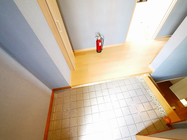 フジモトビルの玄関|きれいな玄関です